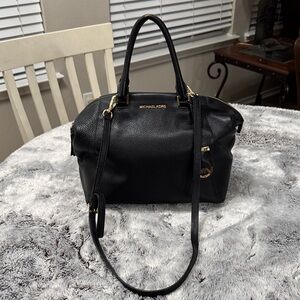 Michael‎ Kors Riley Satchel Black Pebbled Leather Shoulder Strap Zip Close Soft